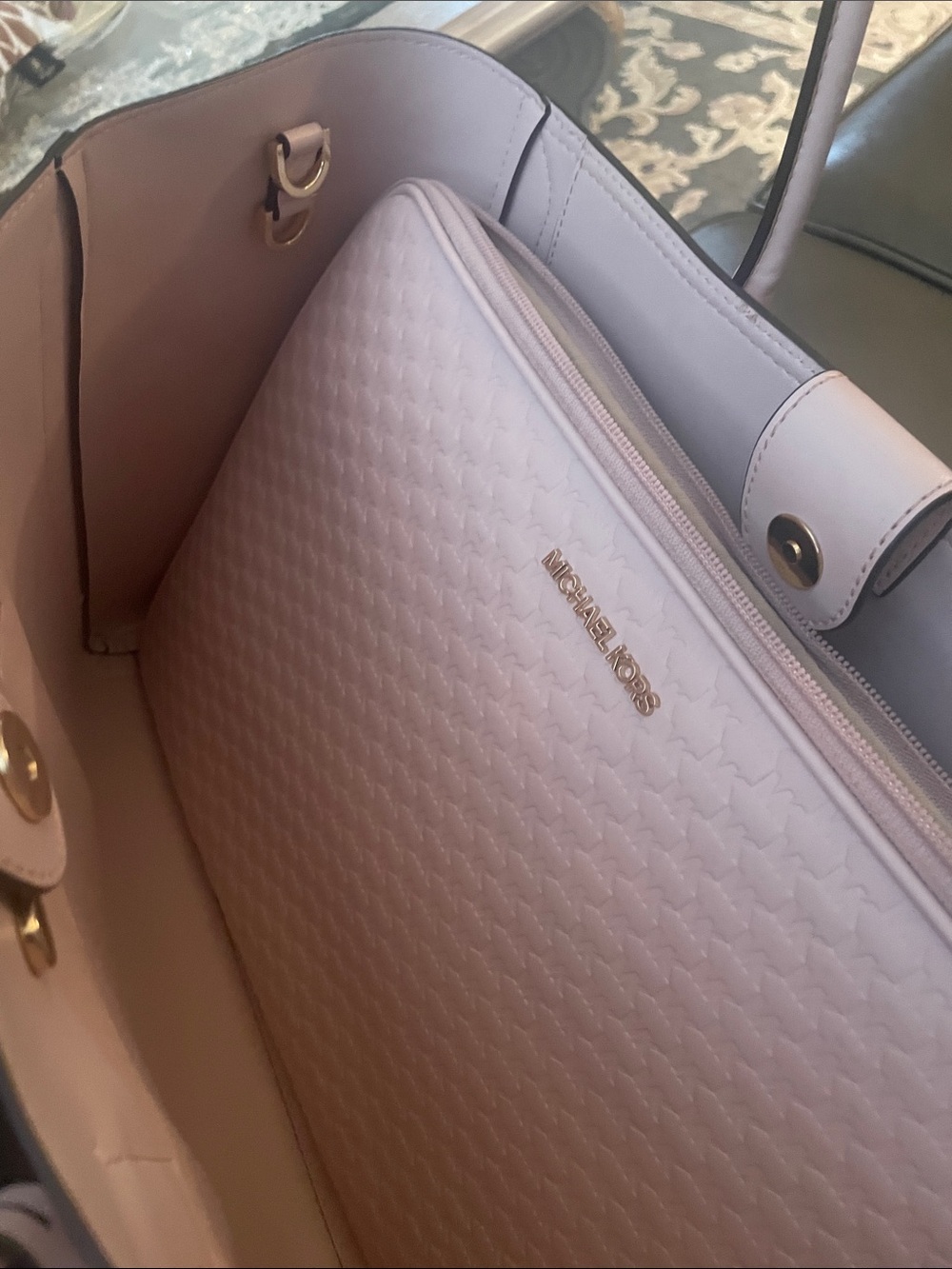 MICHAEL KORS Light Pink Quilted Tote with Matching Laptop Sleeve - Picture 6 of 7